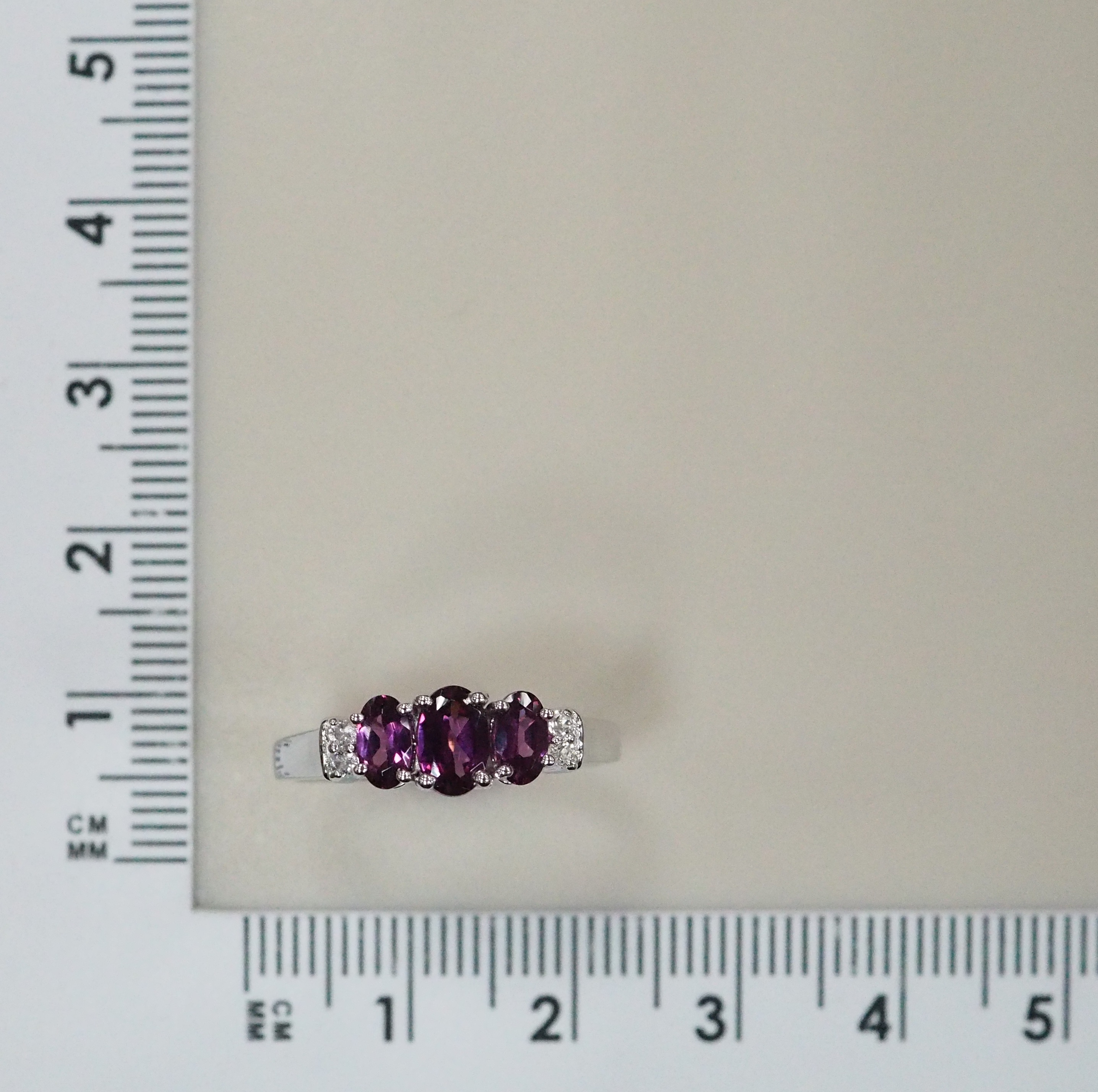 Серебряное кольцо с гранатами Умбалит